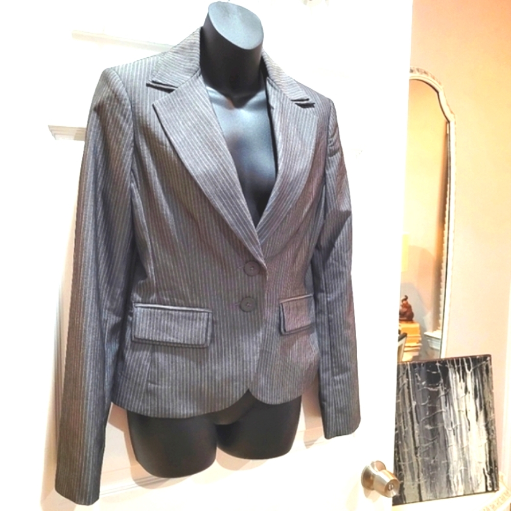 NWOT BCBGeneration grey & white pinstripe fitted blazer size Small